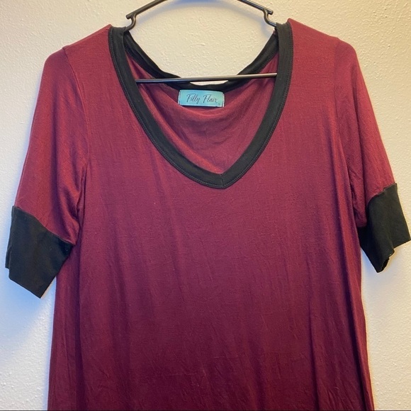 Filly Flair Maroon Black Trim Blouse Size Small - Picture 2 of 8